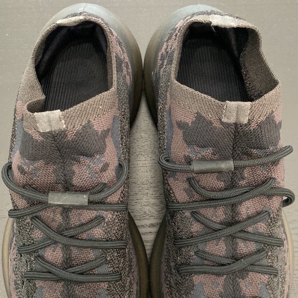 Yeezy Boost 380 Adult - Onyx - Size 10 - Picture 7 of 14